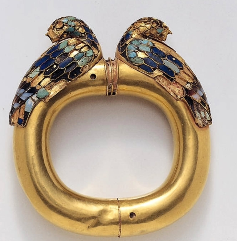 Achaemenid earing - MIHO museum, Japan